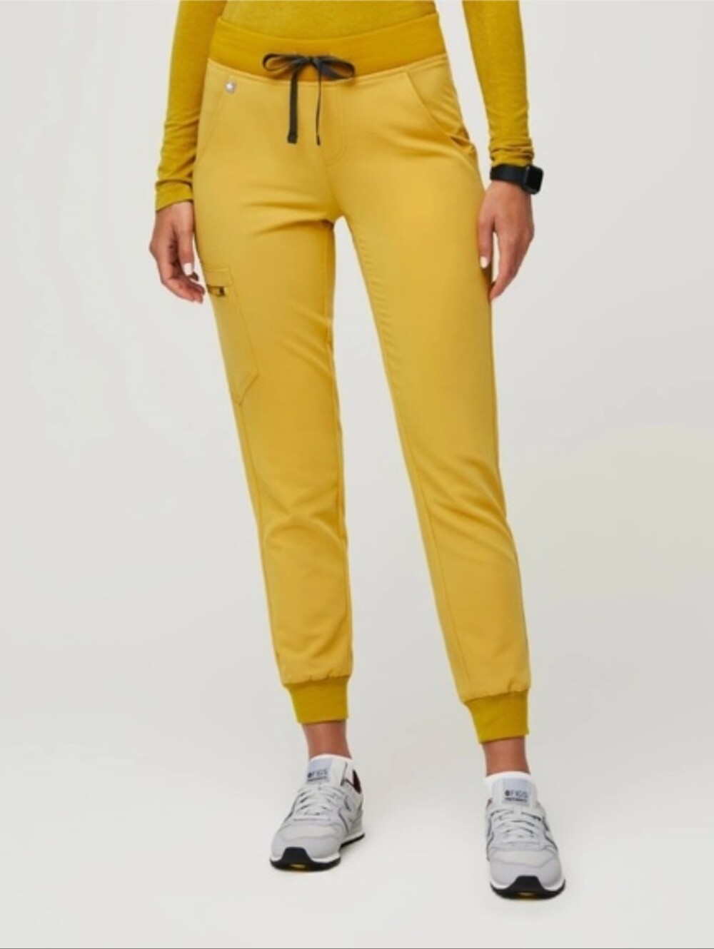 FIGS Zamora Jogger Scrub Pants Women Yellow Gold M Petite Technical Collection